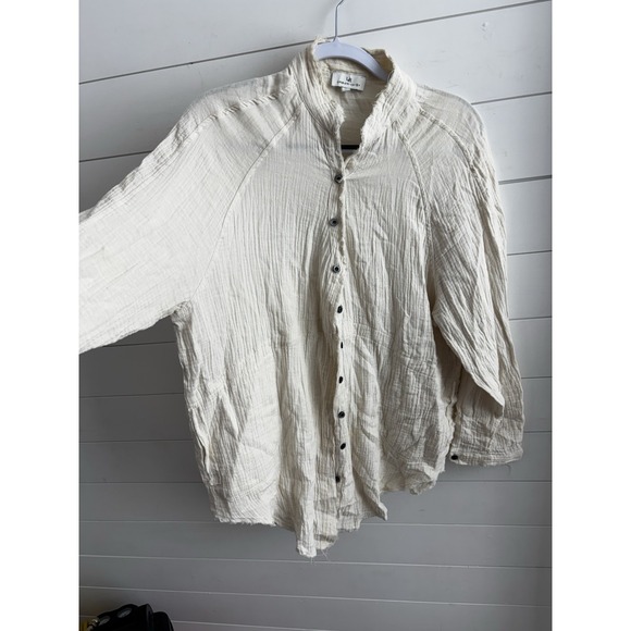 Urban Daisy Cream Button Down Blouse‎ Size Large Women's 0360 - Picture 3 of 7